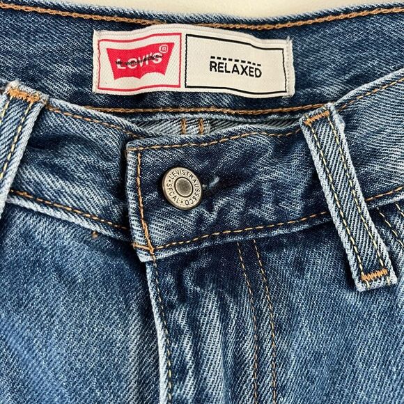 Levi’s Relaxed Fit Blue Denim Jean Shorts | Size 34 - Picture 3 of 7
